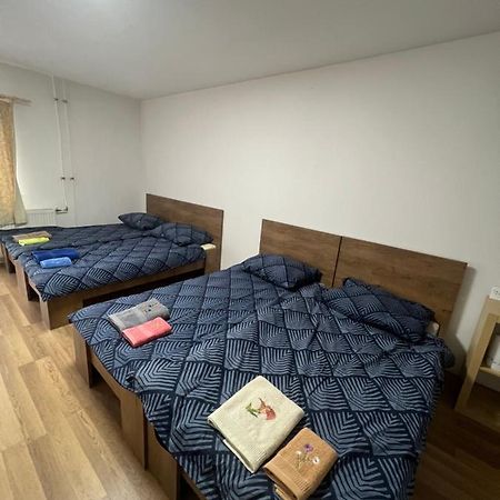 Jo Minosegu Lakasok Kivalo Kozlekedes Mellett Lägenhet Budapest Exteriör bild